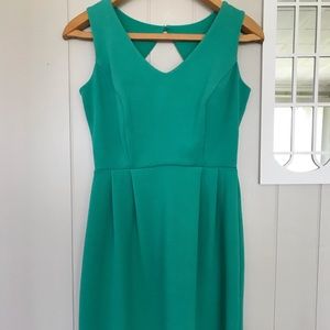Sleeveless dress
